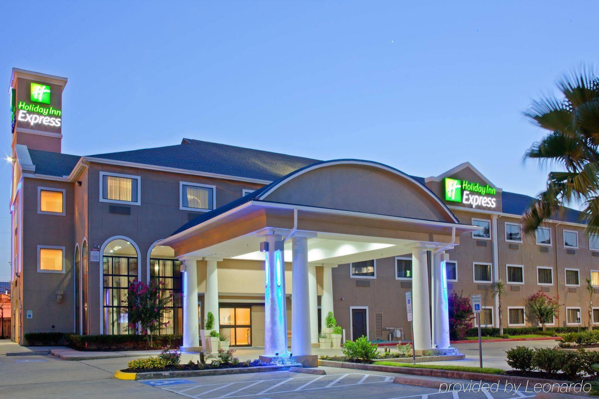 Holiday Inn Express Houston North-1960 Champions Area Louetta Exterior photo